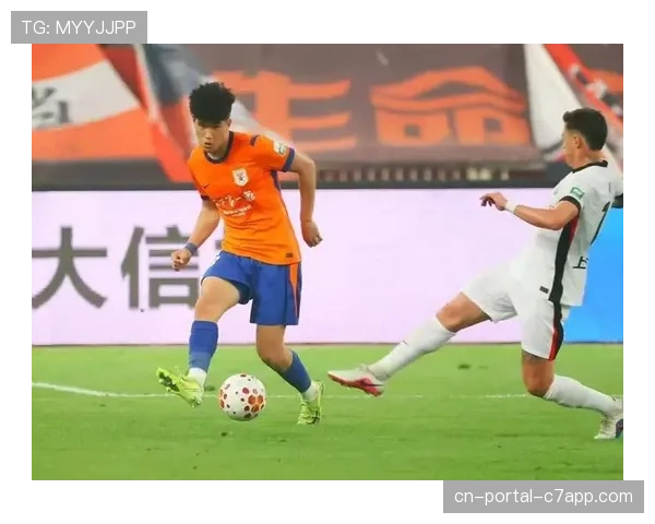 克雷桑小角度任意球直挂死角，山东泰山主场扳平上海海港